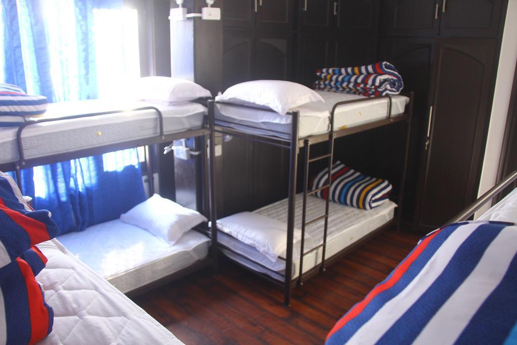 Madpackers Delhi Vandrarhem New Delhi Rum bild