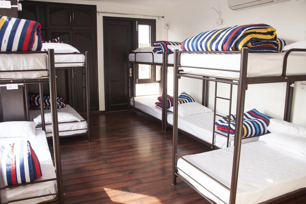 Madpackers Delhi Vandrarhem New Delhi Rum bild