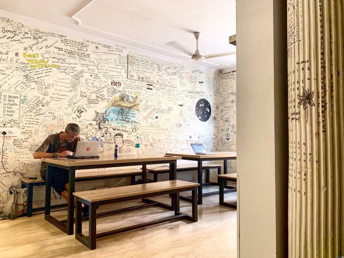 Madpackers Delhi Vandrarhem New Delhi Exteriör bild